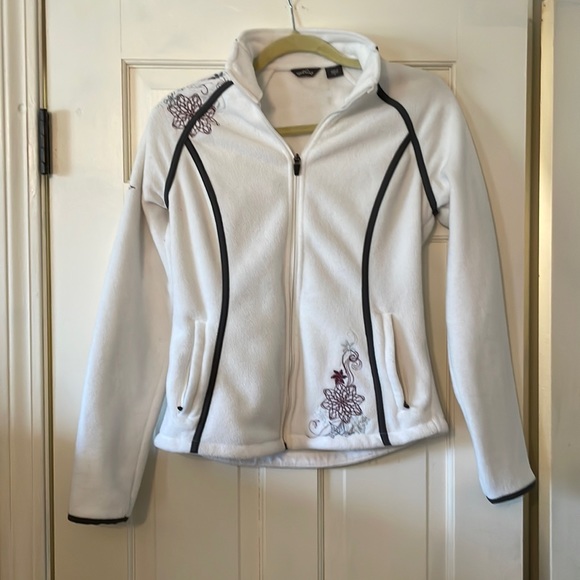 Eddie Bauer white fleece with snowflake embroidery - Picture 2 of 7